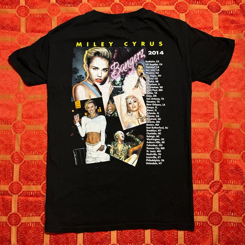 Miley Cyrus Bangerz 2014 Tour Full Front and Back Graphic Black T-Shirt - Picture 4 of 8